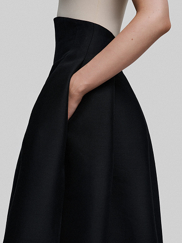 Длинная юбка А-силуэта