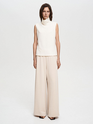 Трикотажные брюки в мелкий рубчик