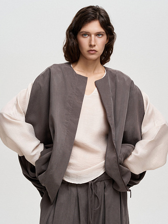 Объемный жилет с карманами