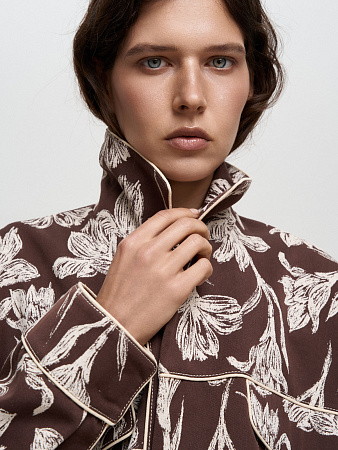 Хлопковый бомбер с цветочным принтом