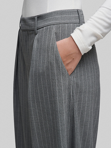 Брюки свободного кроя