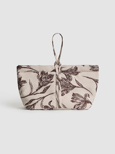 Косметичка с цветочным принтом