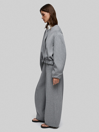 Объемные трикотажные брюки