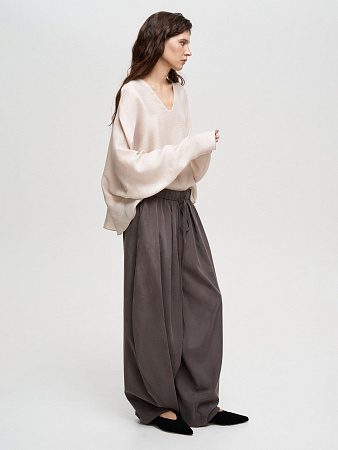 Широкие длинные брюки О-силуэта