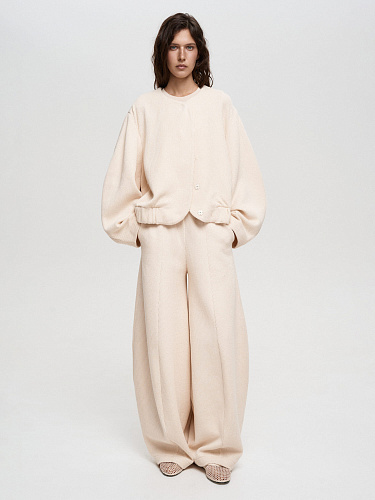 Объемные трикотажные брюки